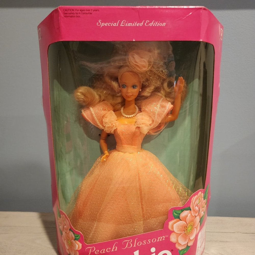 Vintage 1992 Peach Blossom Barbie NIB